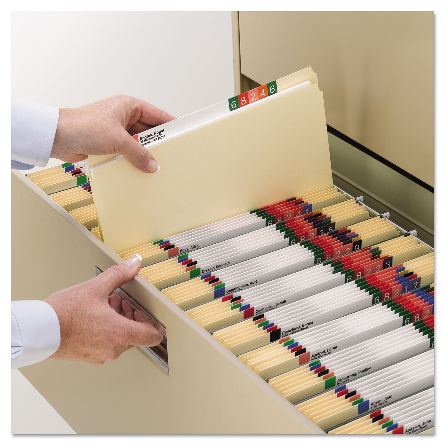 Smead Manila File Folders, Straight Tabs, Letter Size, 0.75" Expansion, Manila, 100/Box