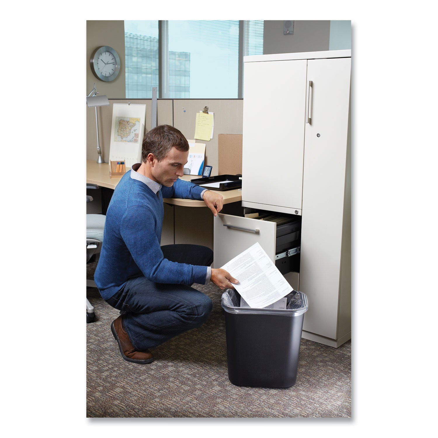 Rubbermaid Deskside Plastic Wastebasket, Rectangular, 7 gal, Black