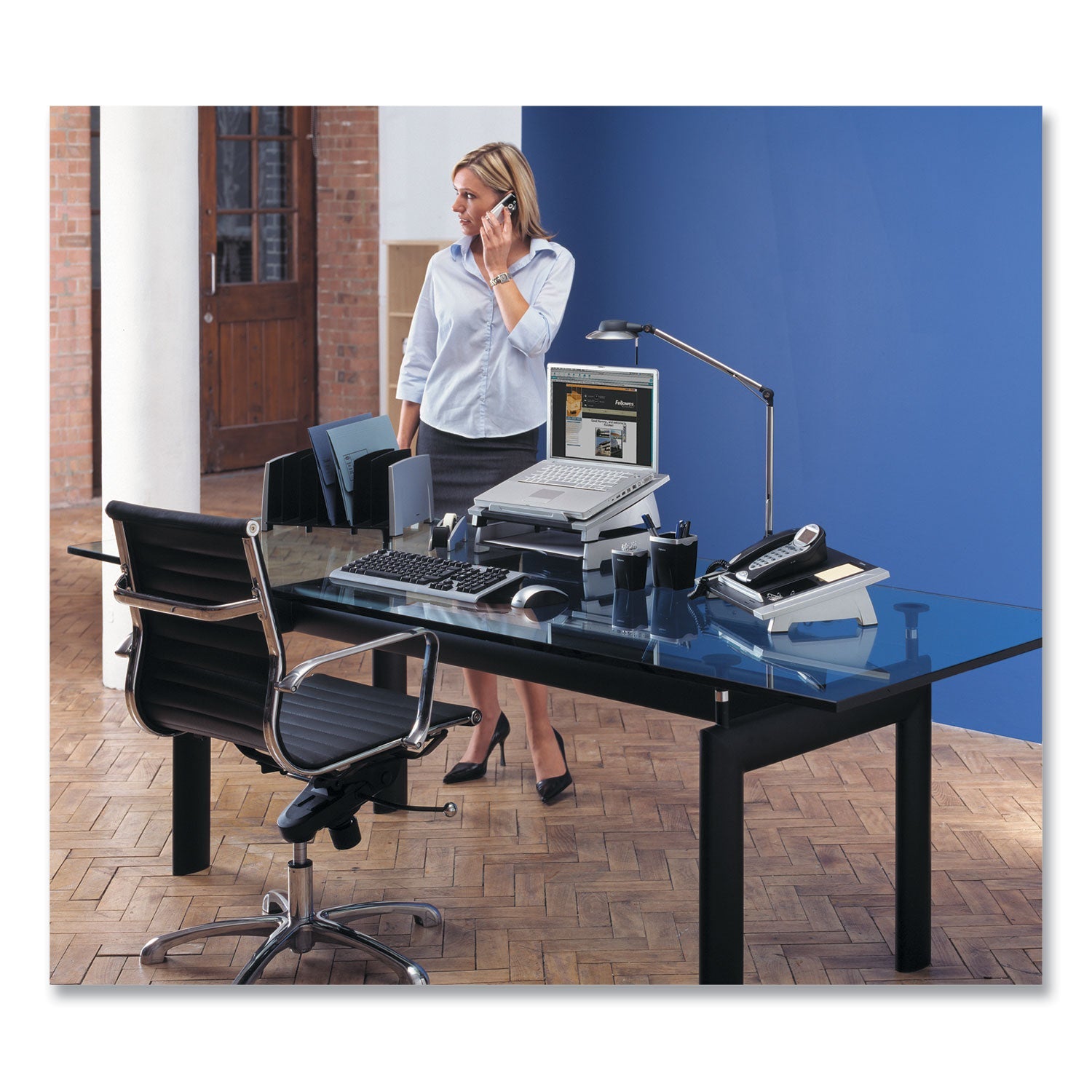 Fellowes Office Suites Paper Clip Cup, Plastic, 2.44 x 2.19 x 3.25, Black/Silver