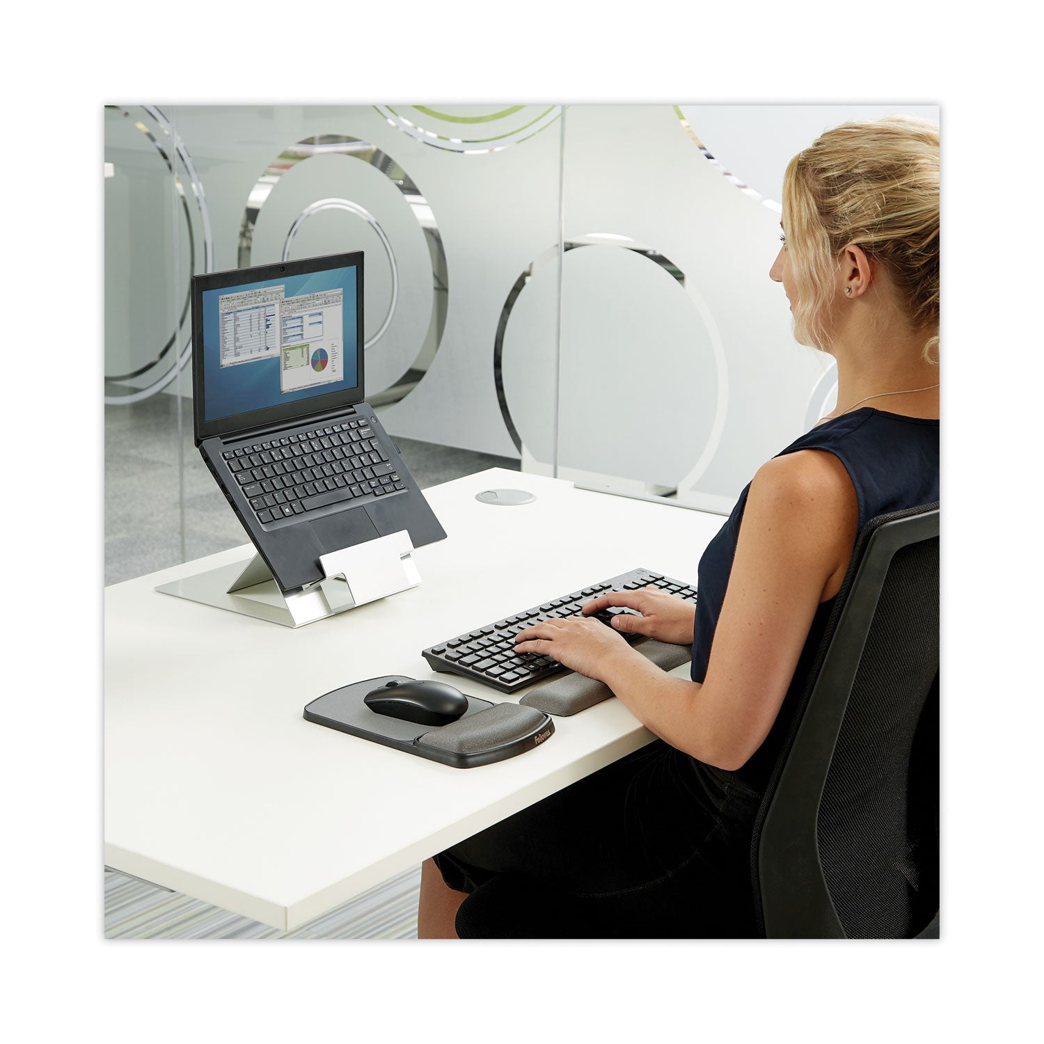 Fellowes Gel Mouse Pad with Wrist Rest, 6.25 x 10.12, Graphite/Platinum