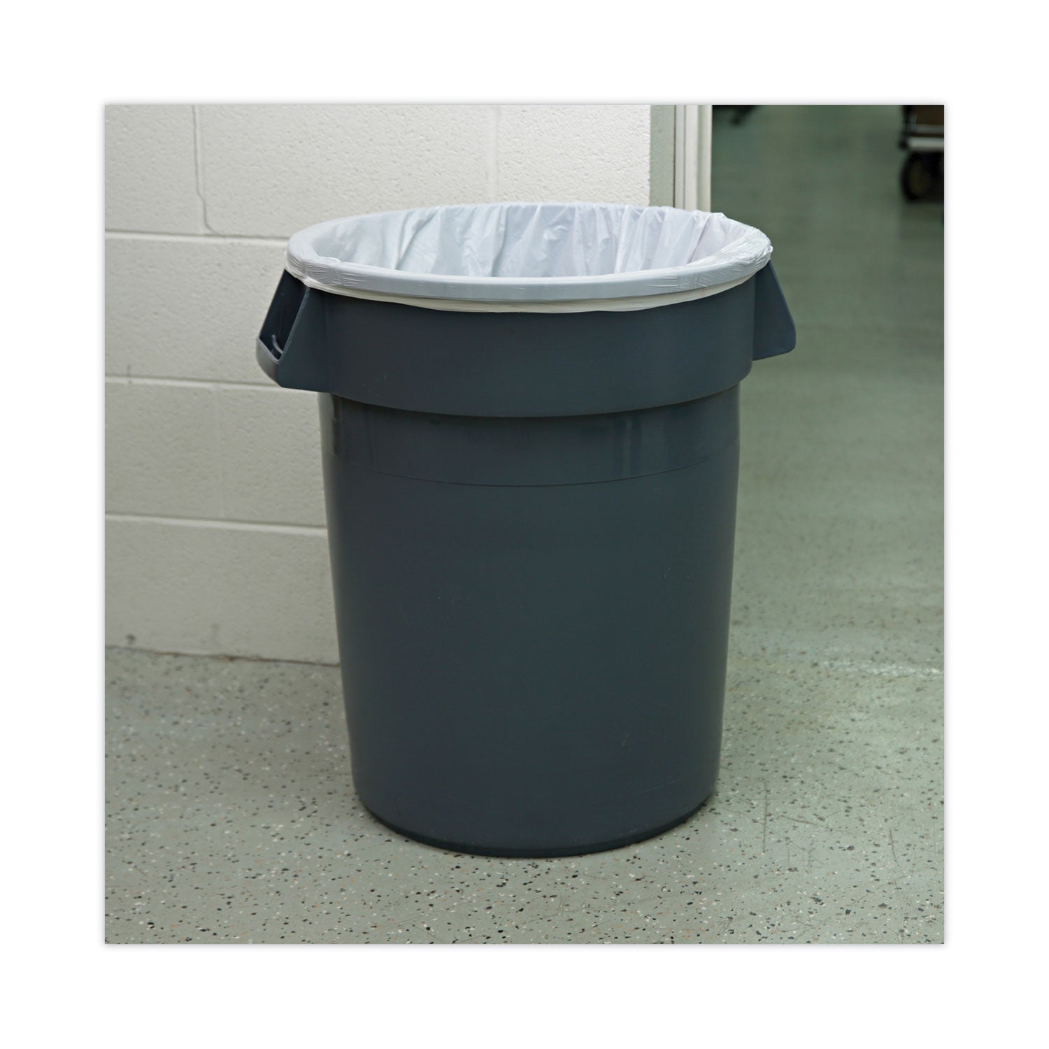 Boardwalk High Density Industrial Can Liners Coreless Rolls, 33 gal, 16 microns, 33 x 40, Natural, 10 Rolls of 25 Bags