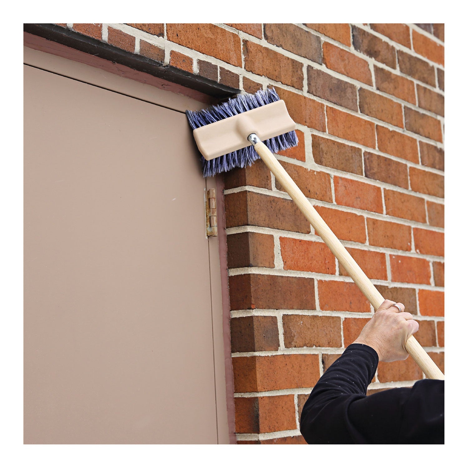 Boardwalk Dual-Surface Black Polypropylene Bristles, 10" Brush, Brown Plastic Handle