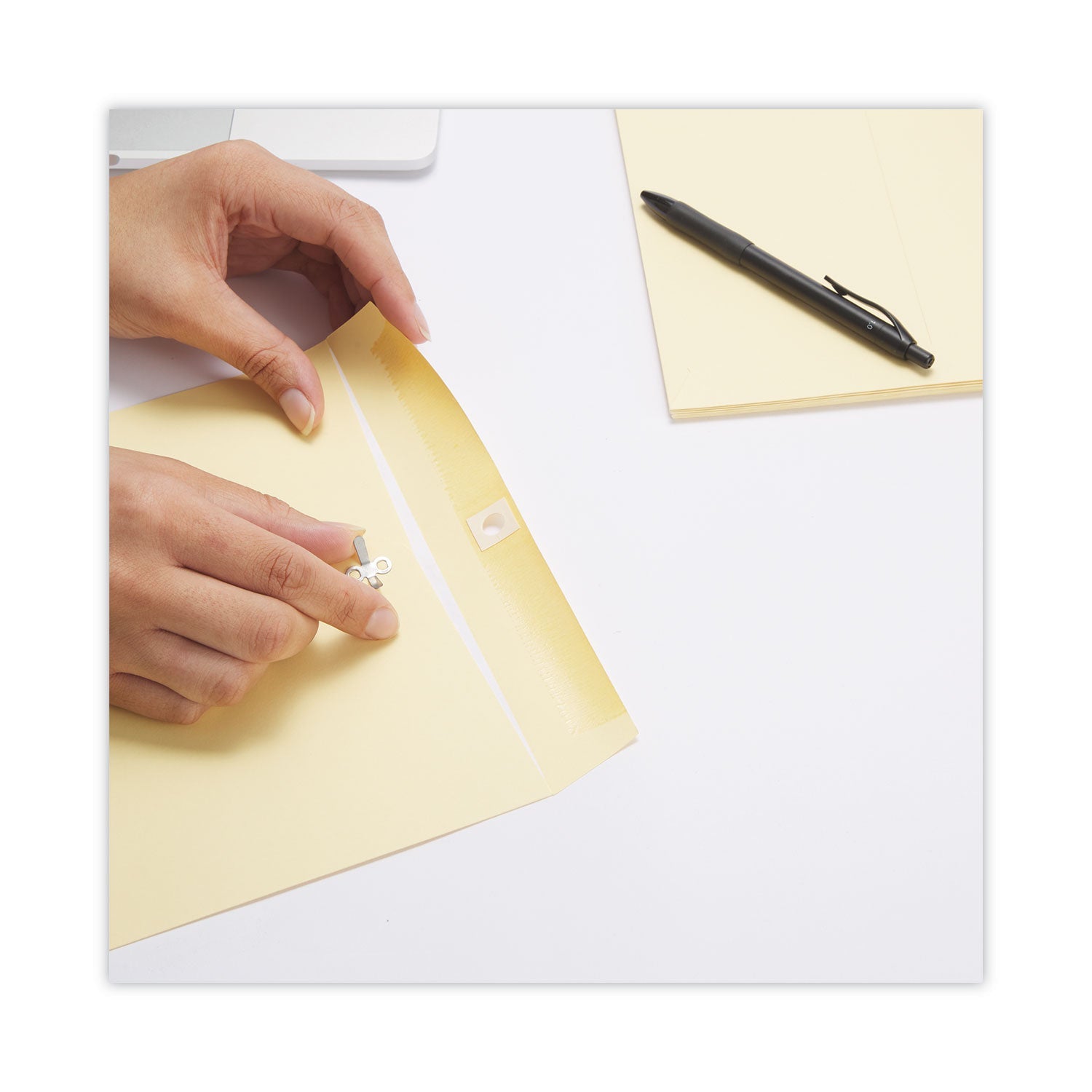 Universal Kraft Clasp Envelope, #10 1/2, Square Flap, Clasp/Gummed Closure, 9 x 12, Brown Kraft, 100/Box